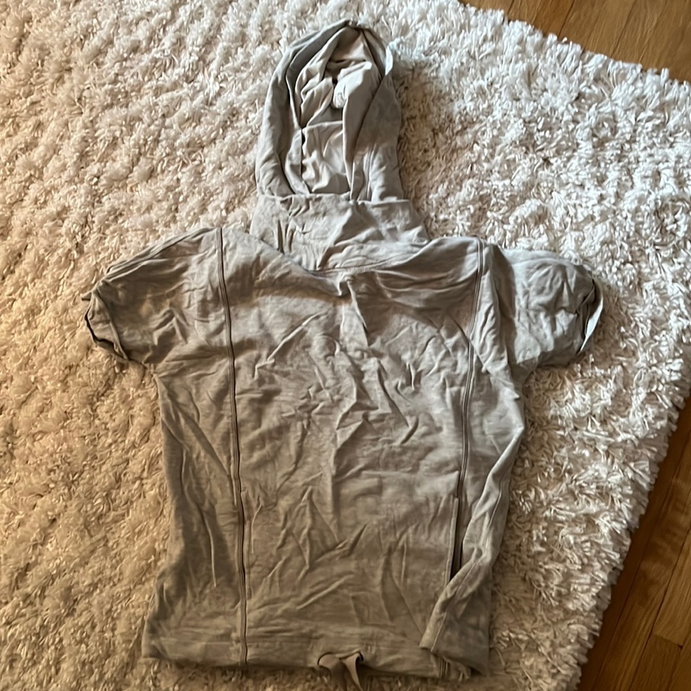 Lululemon hooded Short sleeved pullover